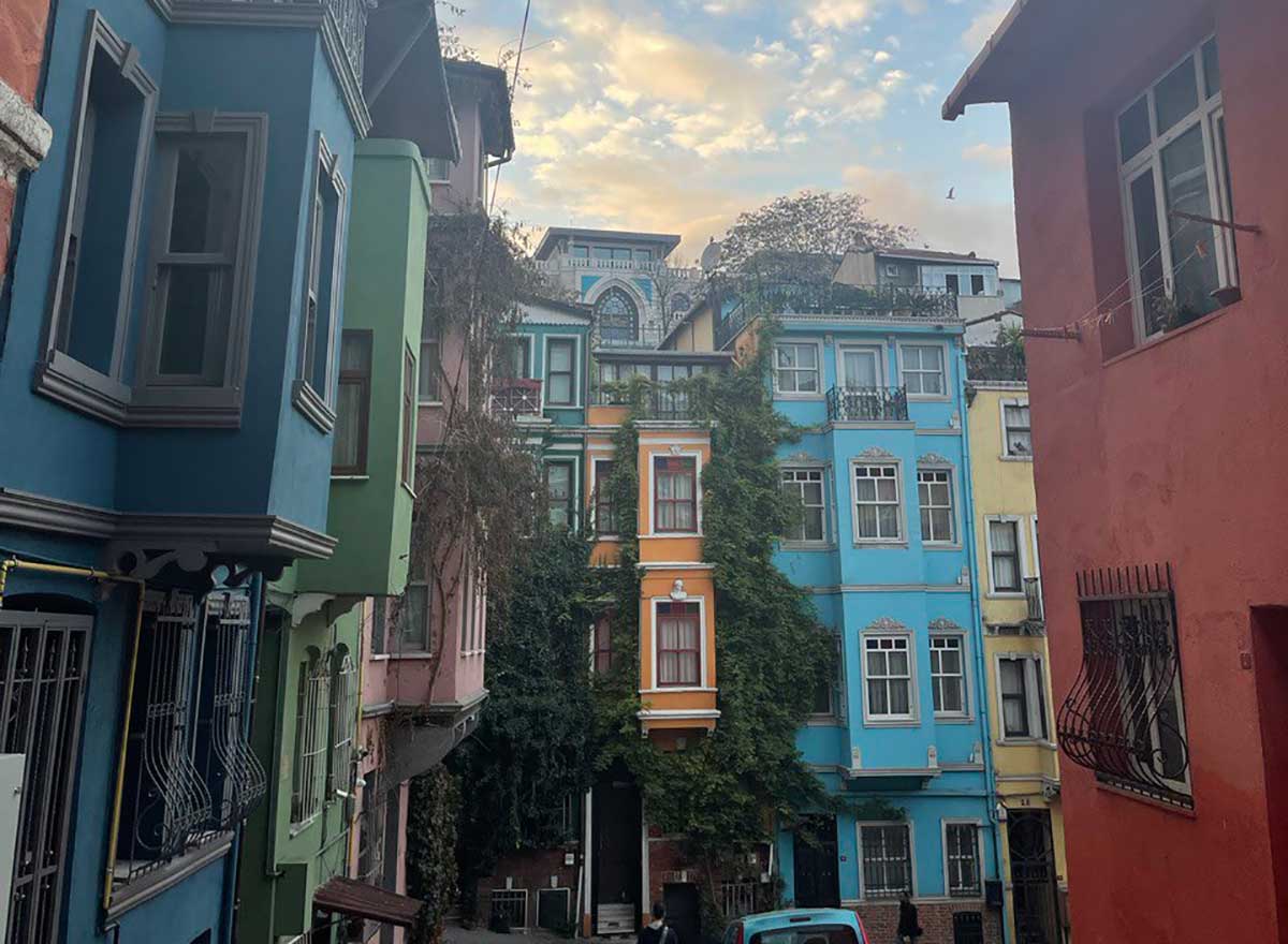 Где цветные домики в Стамбуле